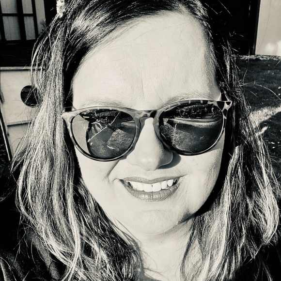 Meet your Posher, Jodi - Picture 2 of 2